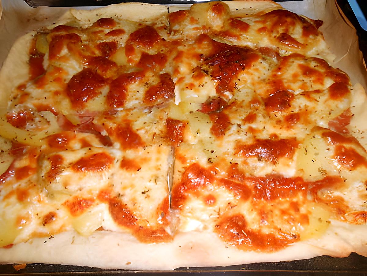 recette PIZZA  FINE  PROSCIUTTO CRUDO   E  PATATE