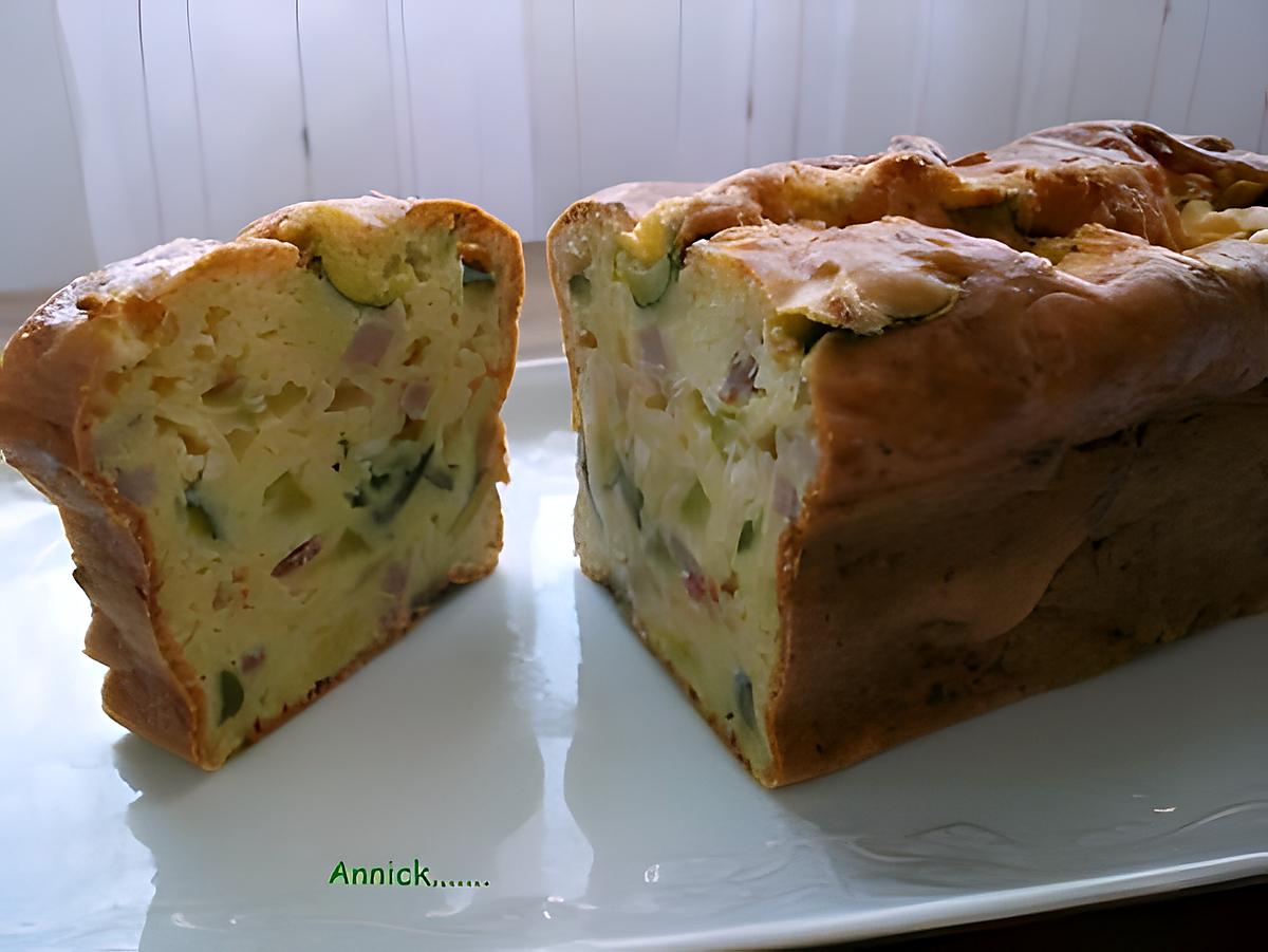 recette cake courgette-chèvre et lardons