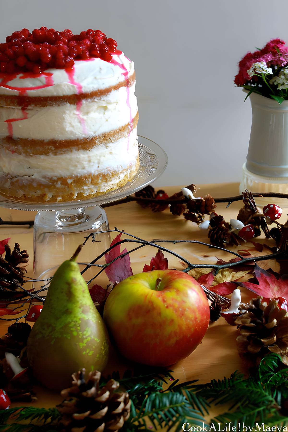 recette Naked cake aux épices d'automne, compotée pommes & poires à la vanille, chantilly mascarpone et airelles glacées
