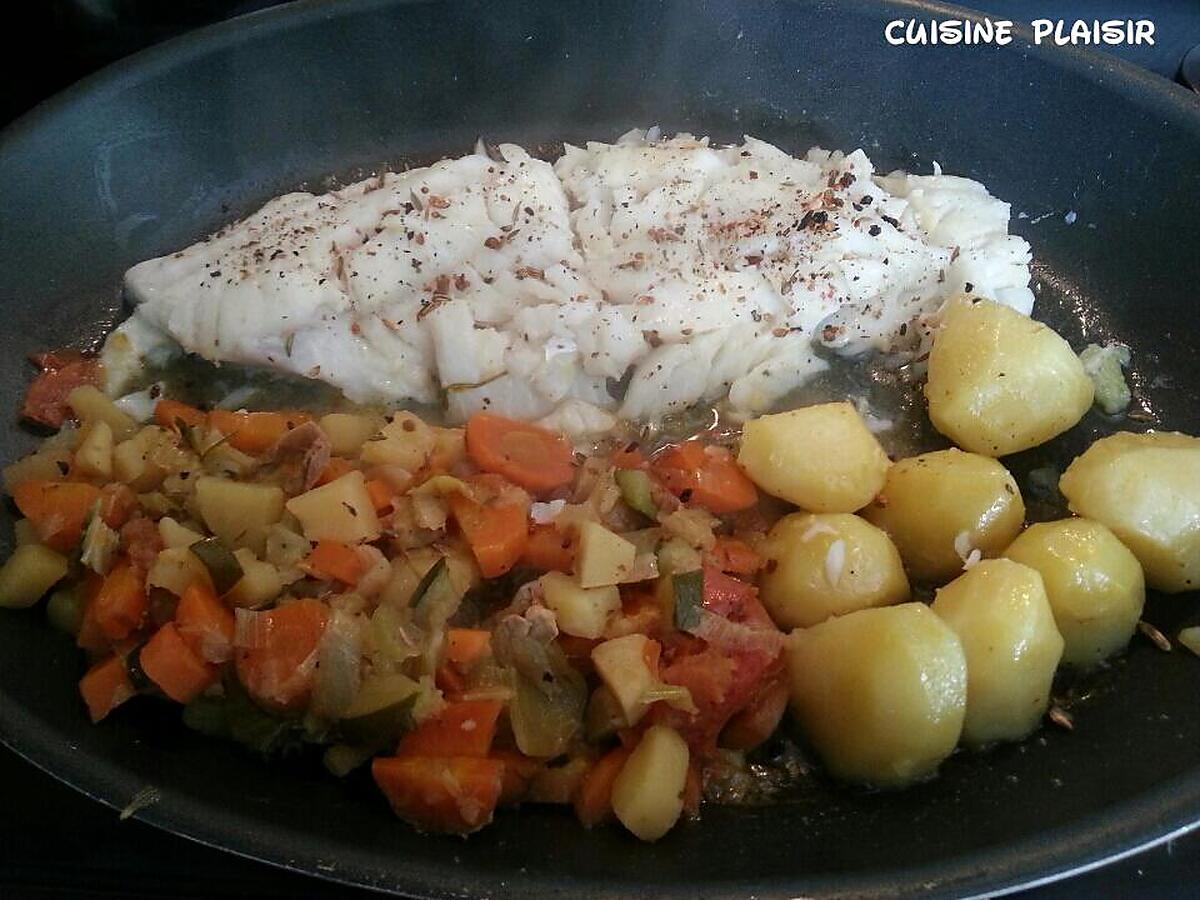 recette Filet de poisson blanc, pdt légérement rissolées et reste de légumes d'hiver mijoté