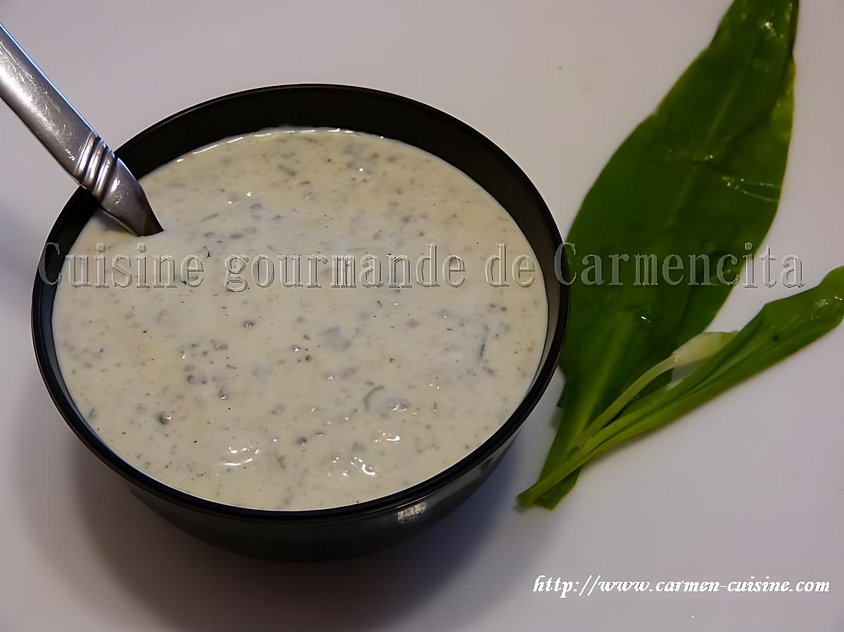 recette Sauce au yaourt grec à l’ail des ours et moutarde ancienne