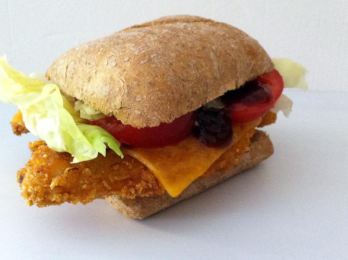 recette "Chicken and cheddar burger " hamburger au poulet frit et cheddar