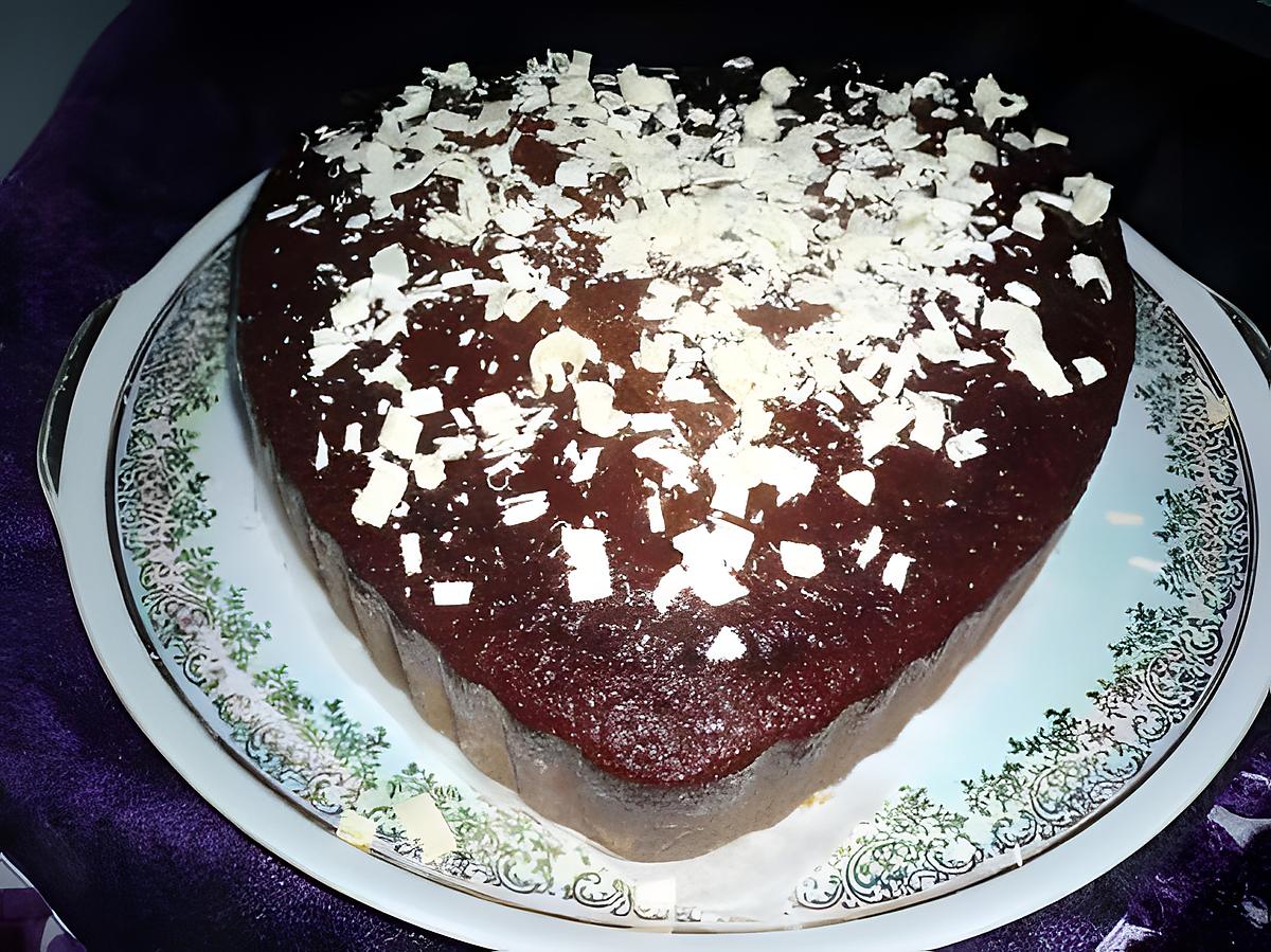 recette Gateau au chocolat noir et copeaux de chocolat blanc