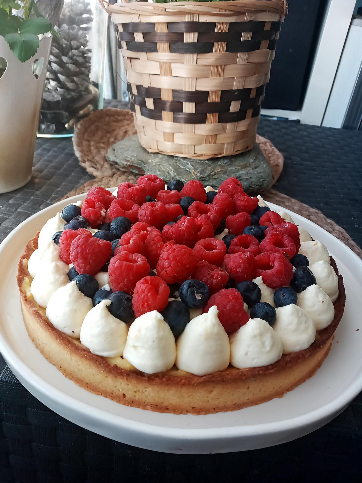 recette Tarte aux framboises et myrtilles a la crème pâtissière chantilly mascarpone