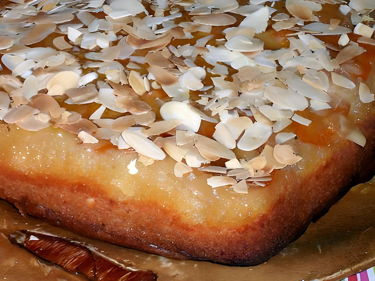 recette Gâteau renversé aux amandes et aux abricots