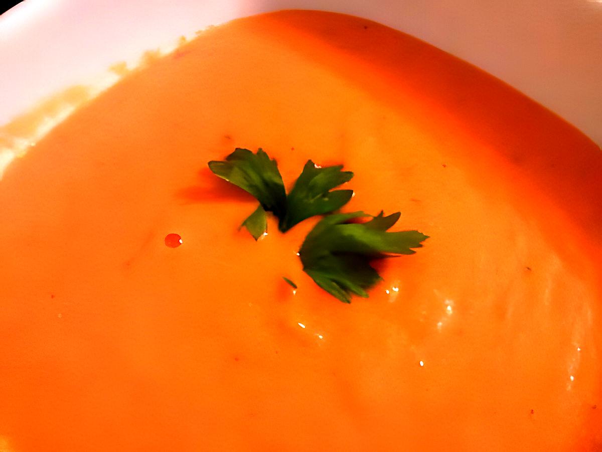 Recette de Soupe tomate poivron boursin