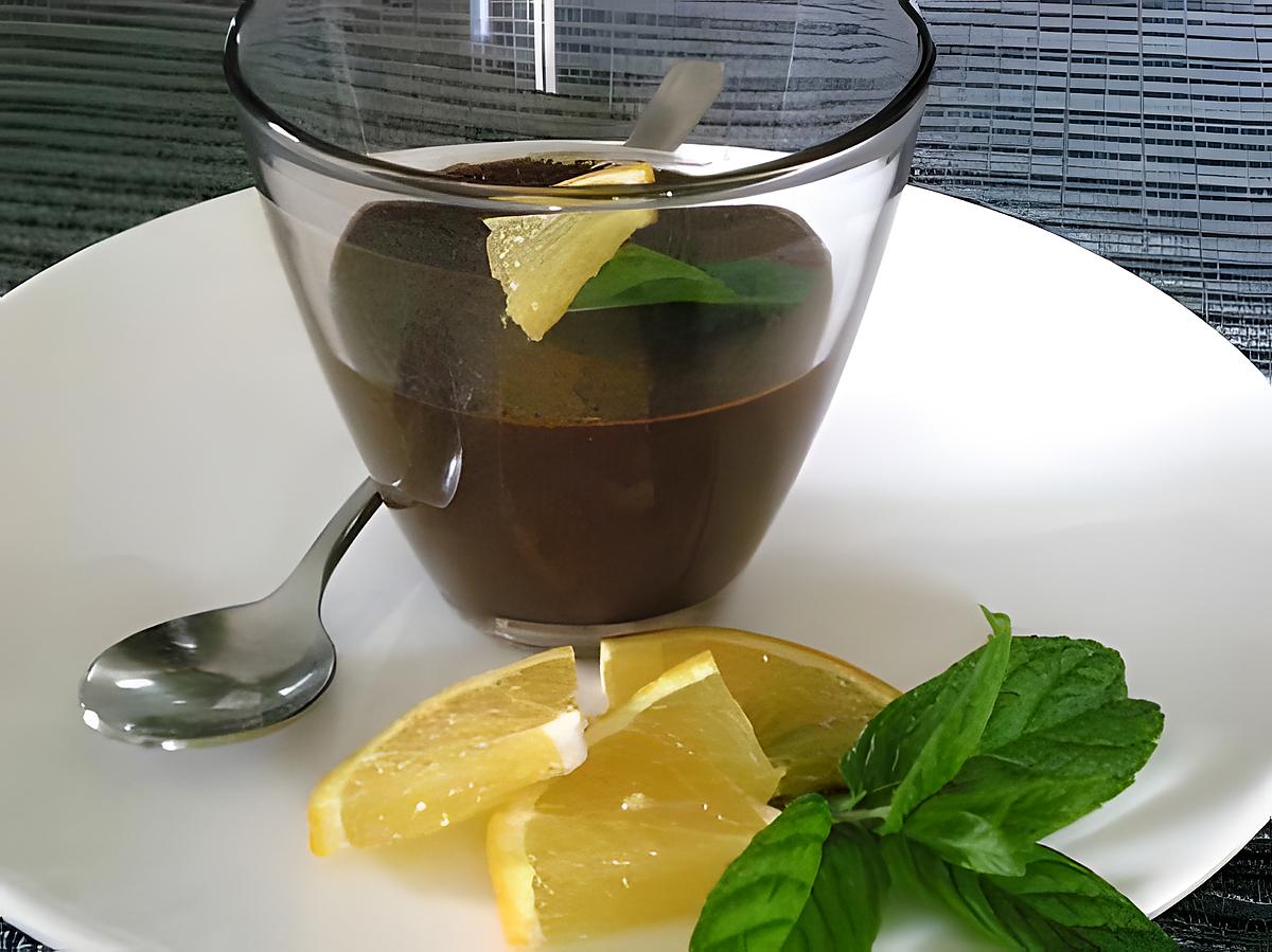 recette Mousse au chocolat noir, rhum fèves de cacao et orange