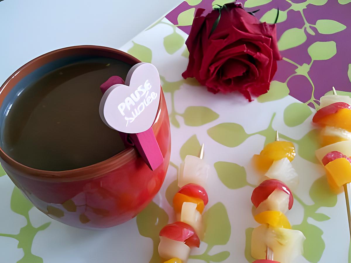 recette Pause sucré valentin improviser (fondue au nutella et ses brochettes de fruits )