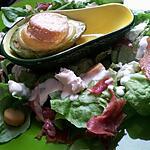 Salade d'avocats chaud au chavignol et jambon serrano sauce au chévre