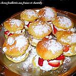 petits choux feuillettés aux fraises et chantilly