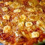 recette pizza à la sauce tomate et au camembert