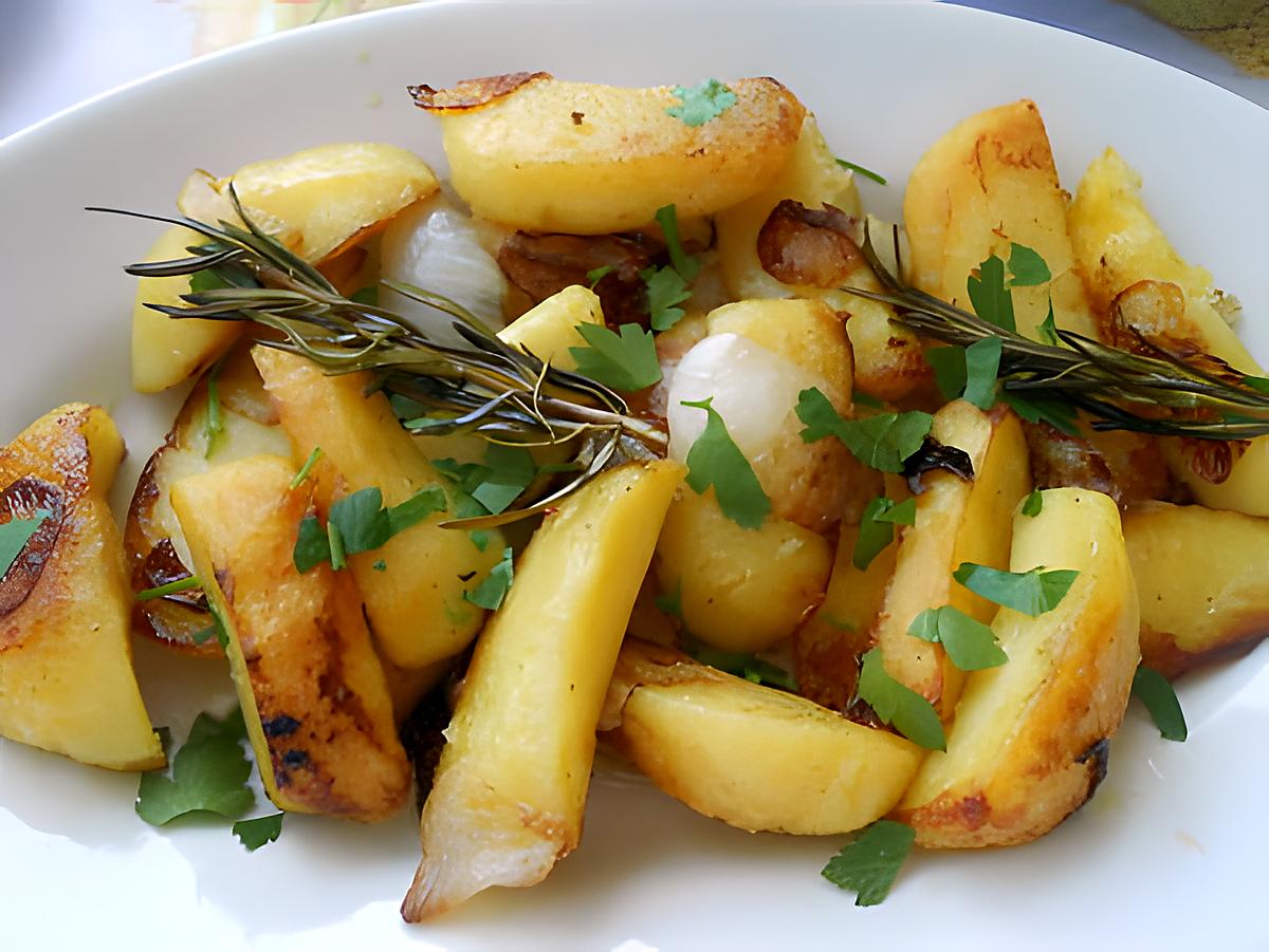 Pommes de terre rissolées oignon romarin 430