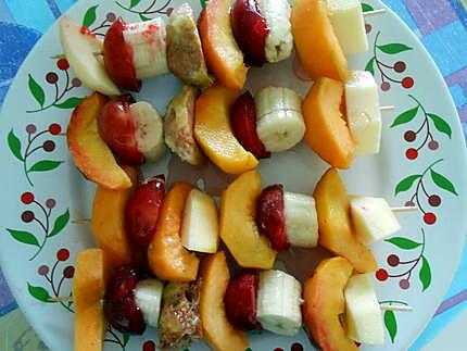 Brochettes de fruits miel et noisettes (spiedini di frutta miele et nocciole) 430