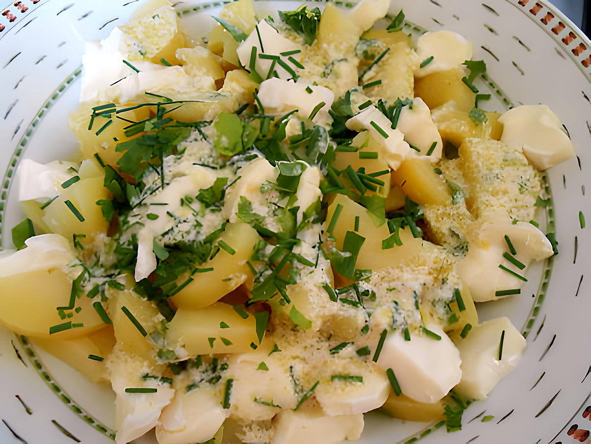 Salade de pommes de terre au camembert 430
