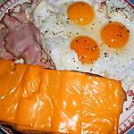 recette Oeuf au bacon et tartine au cheddar