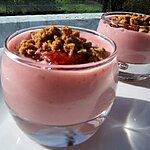 Verrines : recette Crumble froid au yaourt et aux fraises
