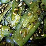 recette Salade de courgettes au thym et aux pignons grillés