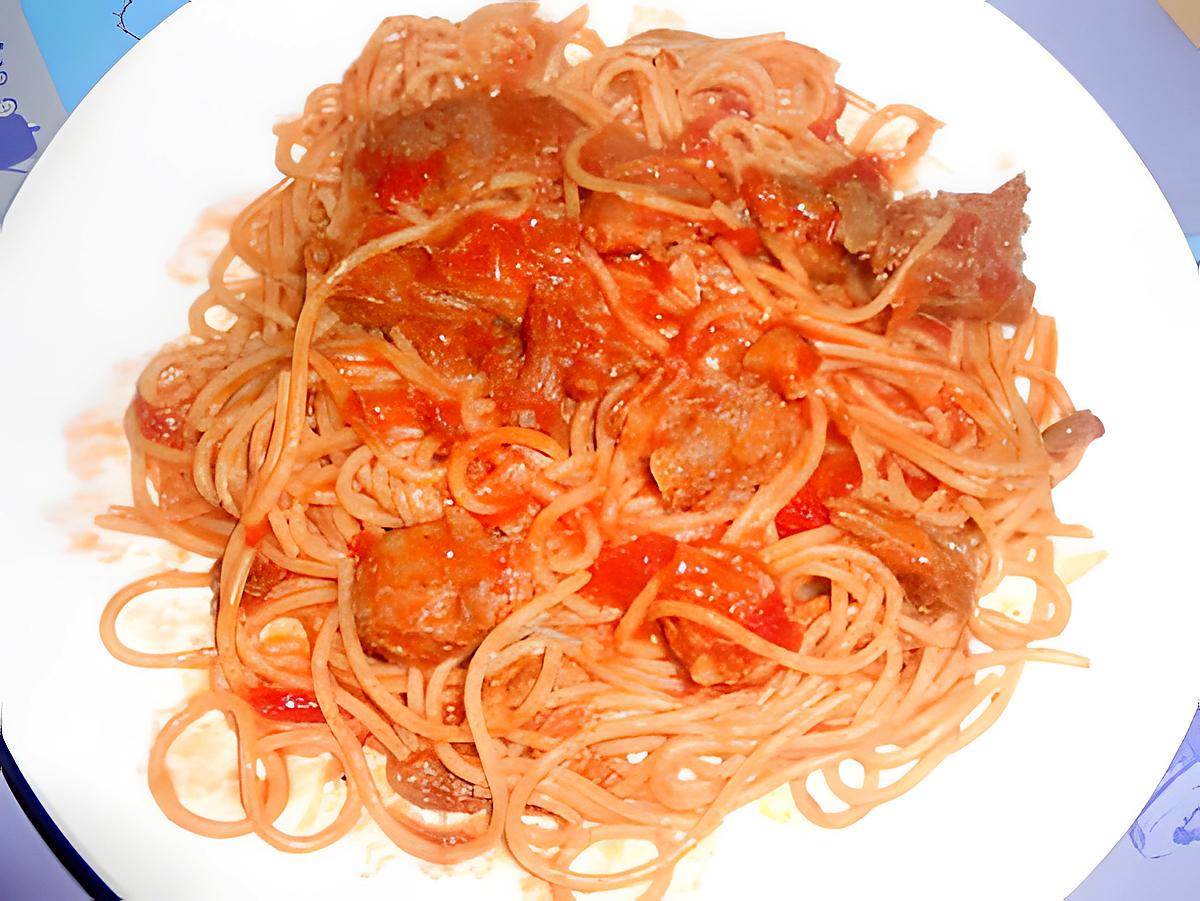 Spaghetti al sugo (avec reste du porc à la bière) 430