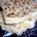 recette Mhadjeb au fromage et fondu d'oignons nouveaux