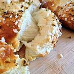 recette Brioche au sucre perlé et éclats de pistache, à la mie filante et extra moelleuse