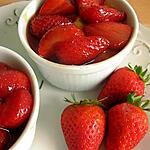 recette Crèmes au chocolat blanc et aux fraises caramélisées