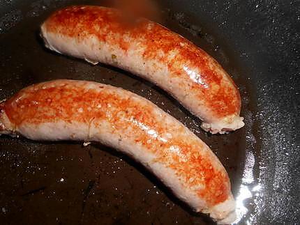 fricasser de saucissse de toulouse aux poivrons 430