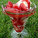 recette Coupe glacée fraises vanille avec son coulis de fraises