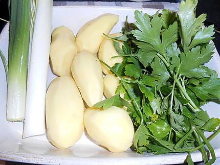 Soupe poireaux pommes de terre persil 430