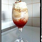 recette tourbillon glacé vanille-spéculoos sur confiture de fraise coco