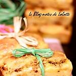 recette Petits cakes tahinés aux tomates séchées et aux abricots secs, tourbillon de pesto rosso et grosses miettes de féta fondante