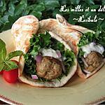recette Pitas de porc haché, sauce à l'ail
