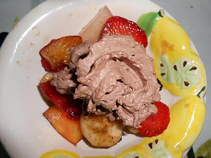 Soupe de fruits a l'amaretti et chantilly au chocolat 430