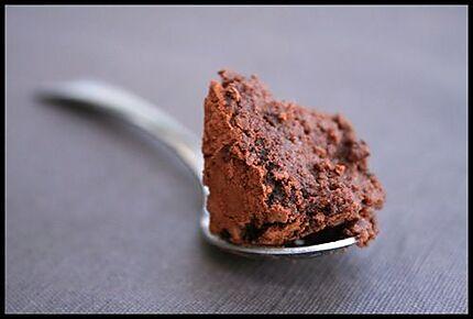 Gâteau au chocolat, pois chiches et dattes (1)