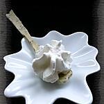 blanc d'oeuf : recette Cuillère sablée & sa chantilly de roquefort