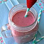 recette { Smoothie } vegan fraises Gariguettes, framboises, banane & poudre de baobab