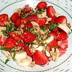 recette SALADE DE FRAISES BANANES FRUITS SECS SIROP DE COQUELICOT