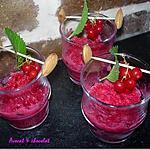 ** Petites verrines givrées:  Granité  à la  groseille & menthe fraîche  **