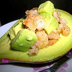 recette SALADE AVOCAT ET CREVETTES DÉCORTIQUÉES