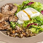 recette Coulemelles poêlées, oeufs pochés et sauce aux capres et aux noix