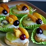 recette Tartelettes/ dacquoise-frangipane /kiwi-griottes et pêches