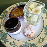 recette Dessert gourmand ( panna cotta, crème pistaches,  amaretti,  salade fruits)