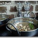 recette ** Soupe froide parfum d'été : Aubergine,courgette confites au vinaigre balsamique, ail, thym, origan et ses pignons grillés**