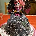 recette Gâteau au yaourt  Amandine 6 ans  ... et sa  poupée  " Monster High Halloween  "  au chocolat et spéculoos