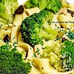 recette Pâtes nids à la crème de brocoli et ail noir, végétarien