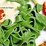 recette Tagliatelles à la spiruline et servies aux couleurs de l'Italie, végétarien