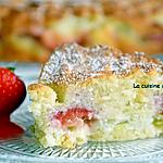 recette Gâteau moelleux à la rhubarbe et fraises et aux blancs d'oeufs