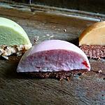 recette Dômes litchi-framboise, matcha et dulce de leche