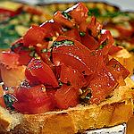 BRUSCHETTA COL POMODORO  (à la tomate)