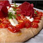 recette Pizza de tomates cerises, bressaola et mozzarella