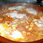 pois chiche en boite : recette Tajine de mini boulettes en sauce tomate .. oeufs et pois-chiches....